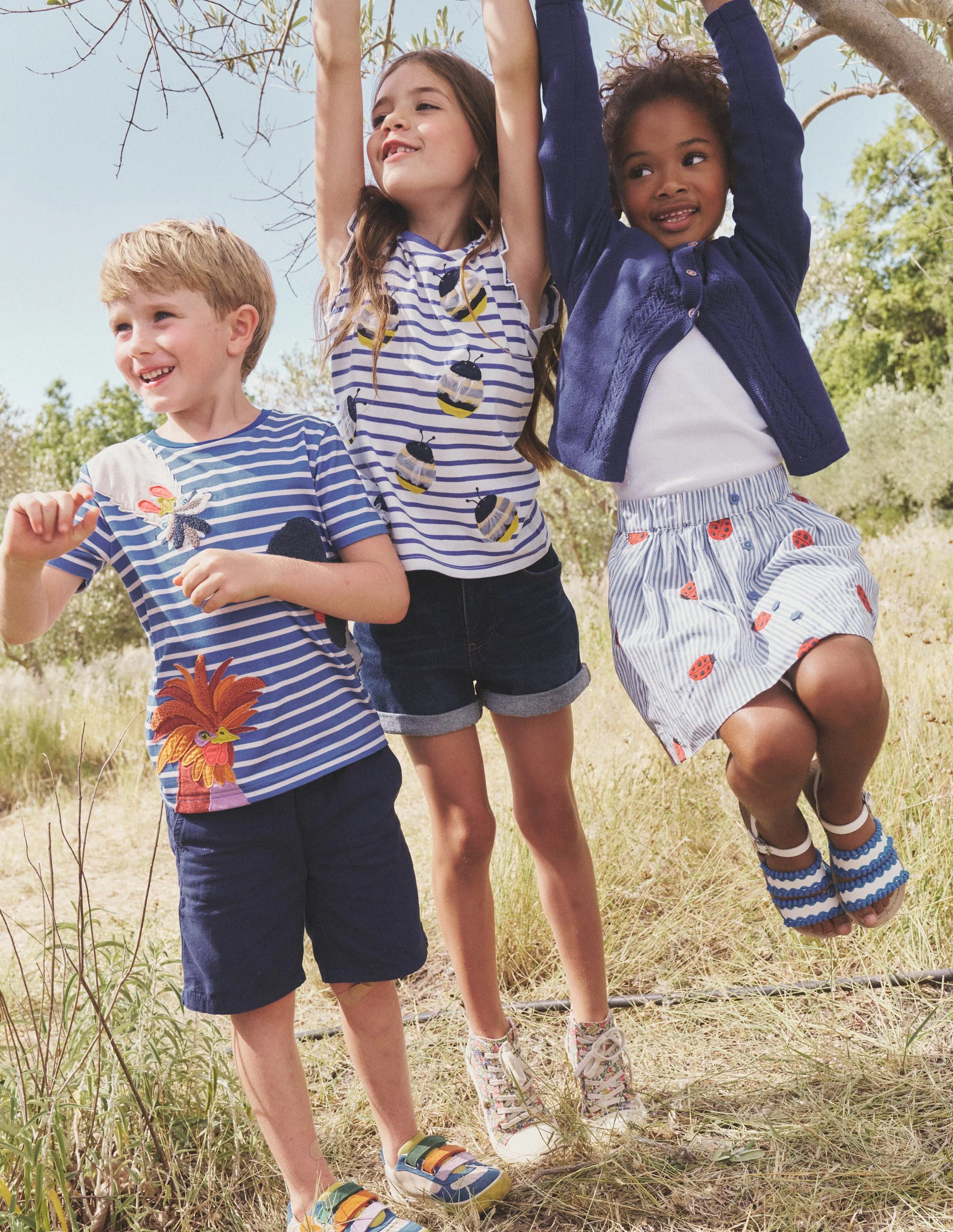 Flutter Short Sleeve T-Shirt-Wisteria Blue/Vanilla Pod - Image 4