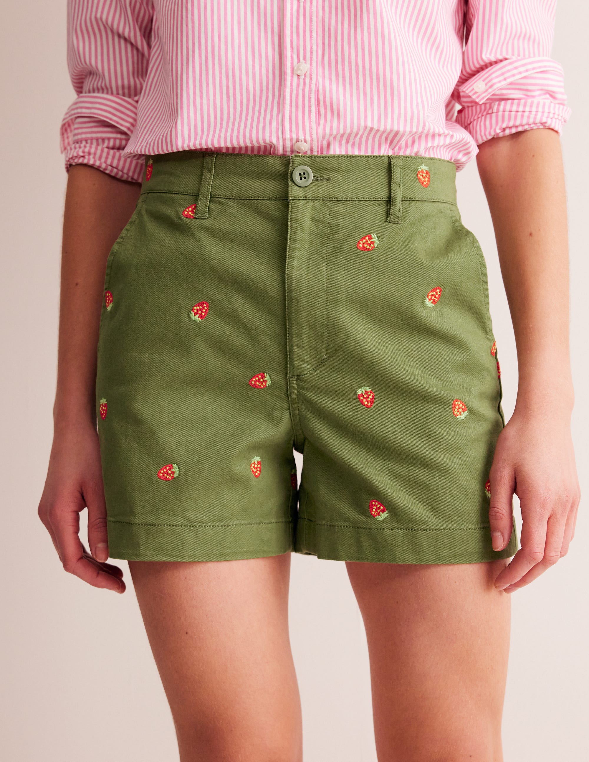 Barnsbury Chino Short-Mayfly, Strawberry Embroidered - Image 4
