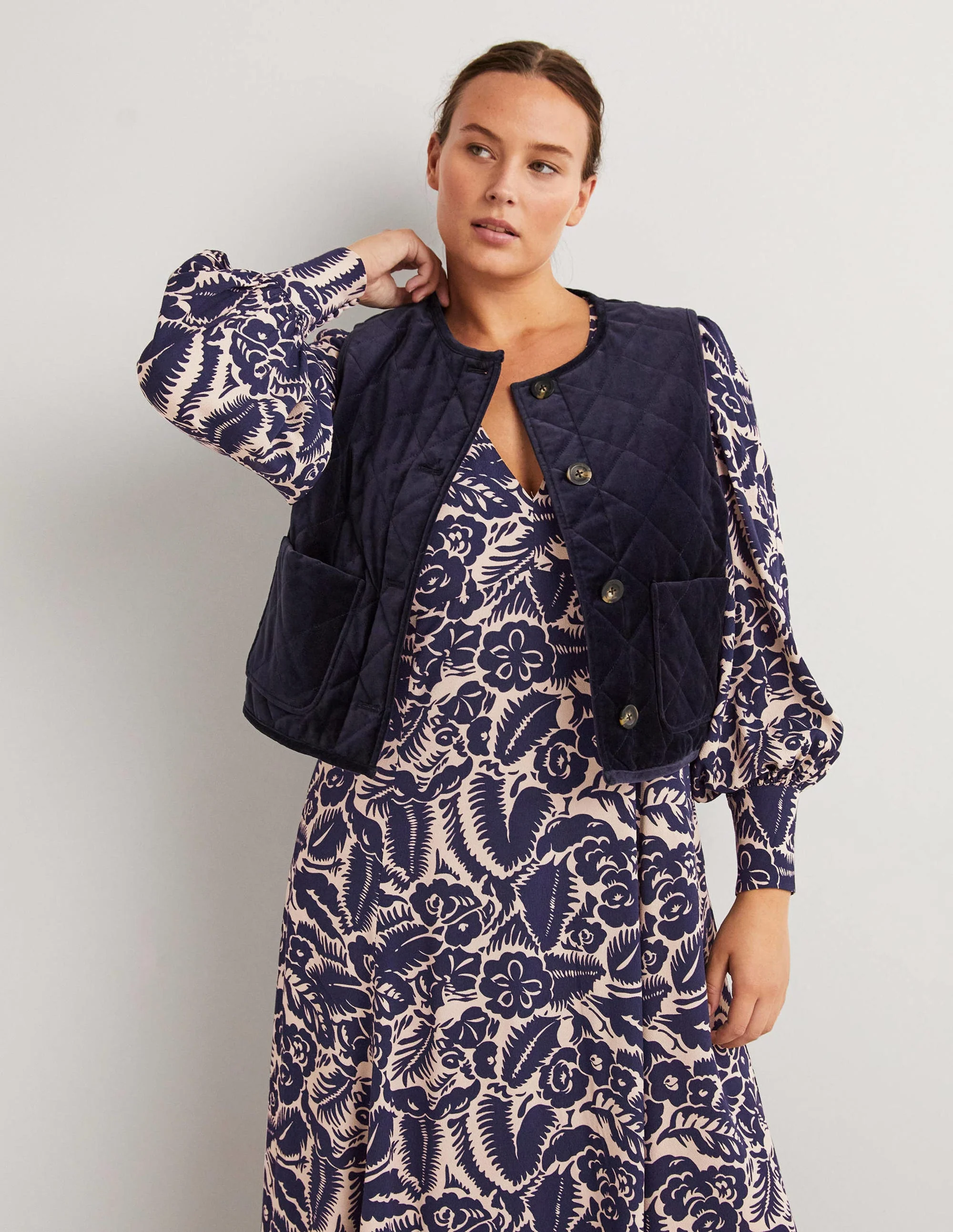 Blouson Sleeve Maxi Tea Dress-Navy, Abstract Garden - Image 4