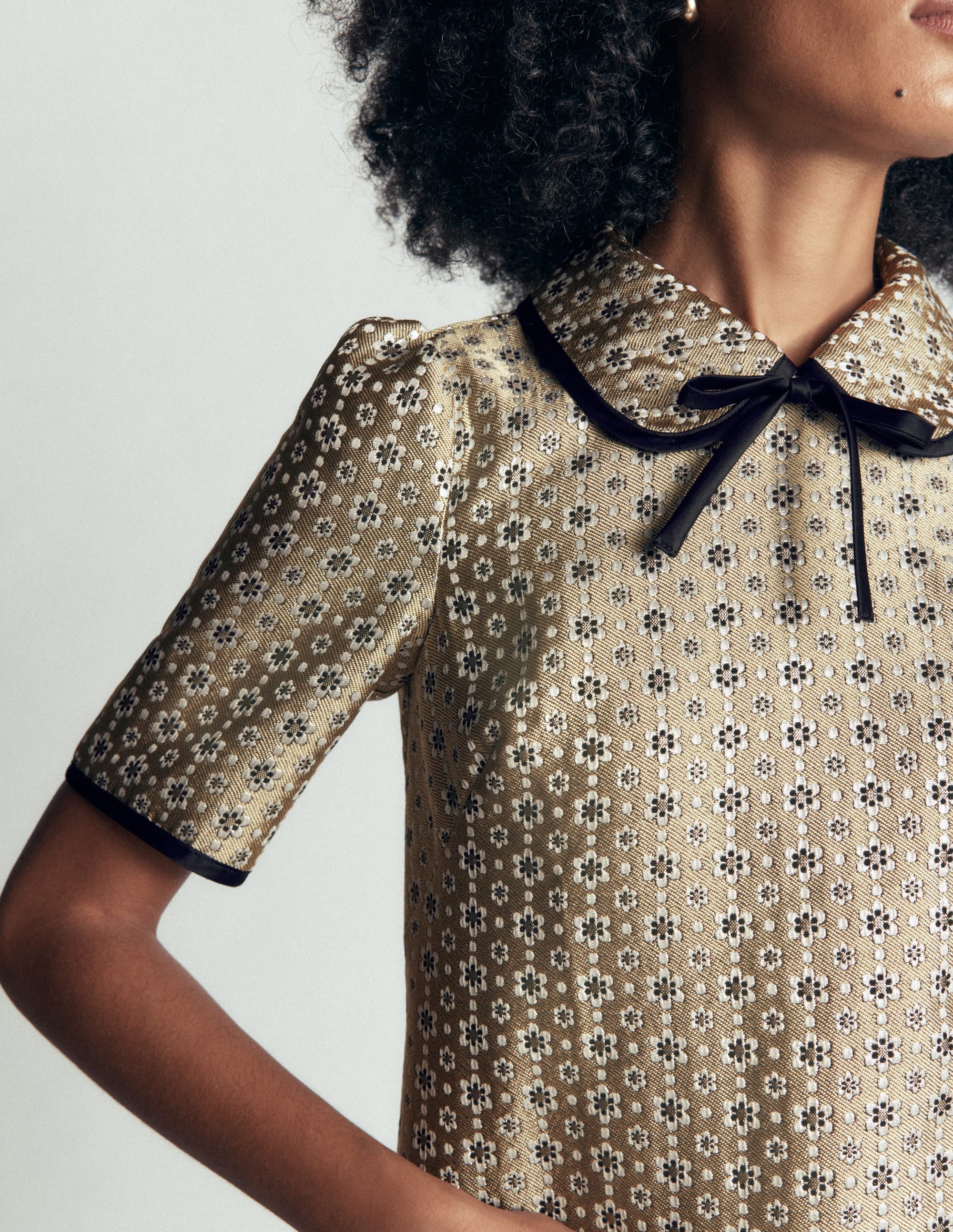 Bow Detail Pocket Shift Dress-Gold Jacquard - Image 2
