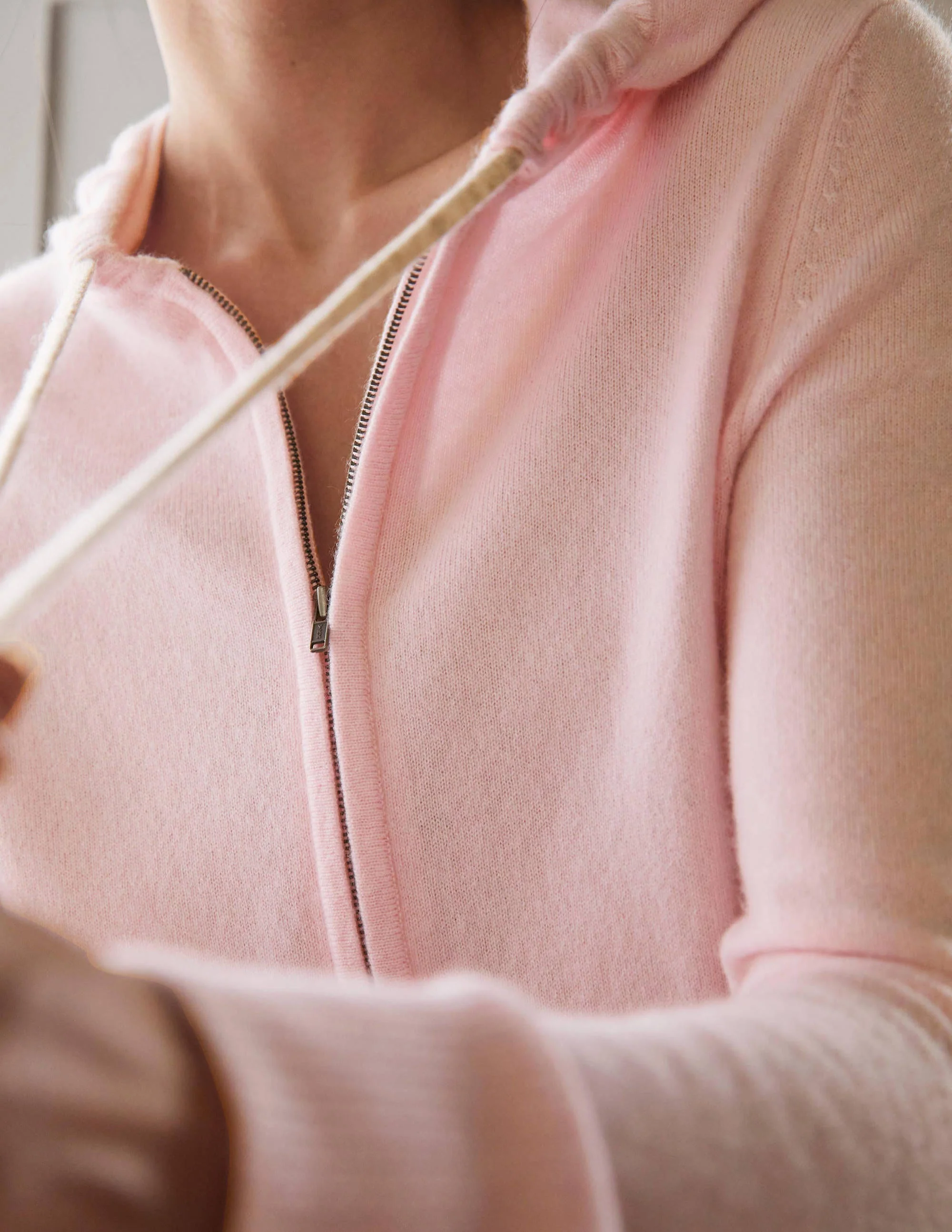 Cashmere Zip-up Hoodie-Morganite Milkshake - Image 2
