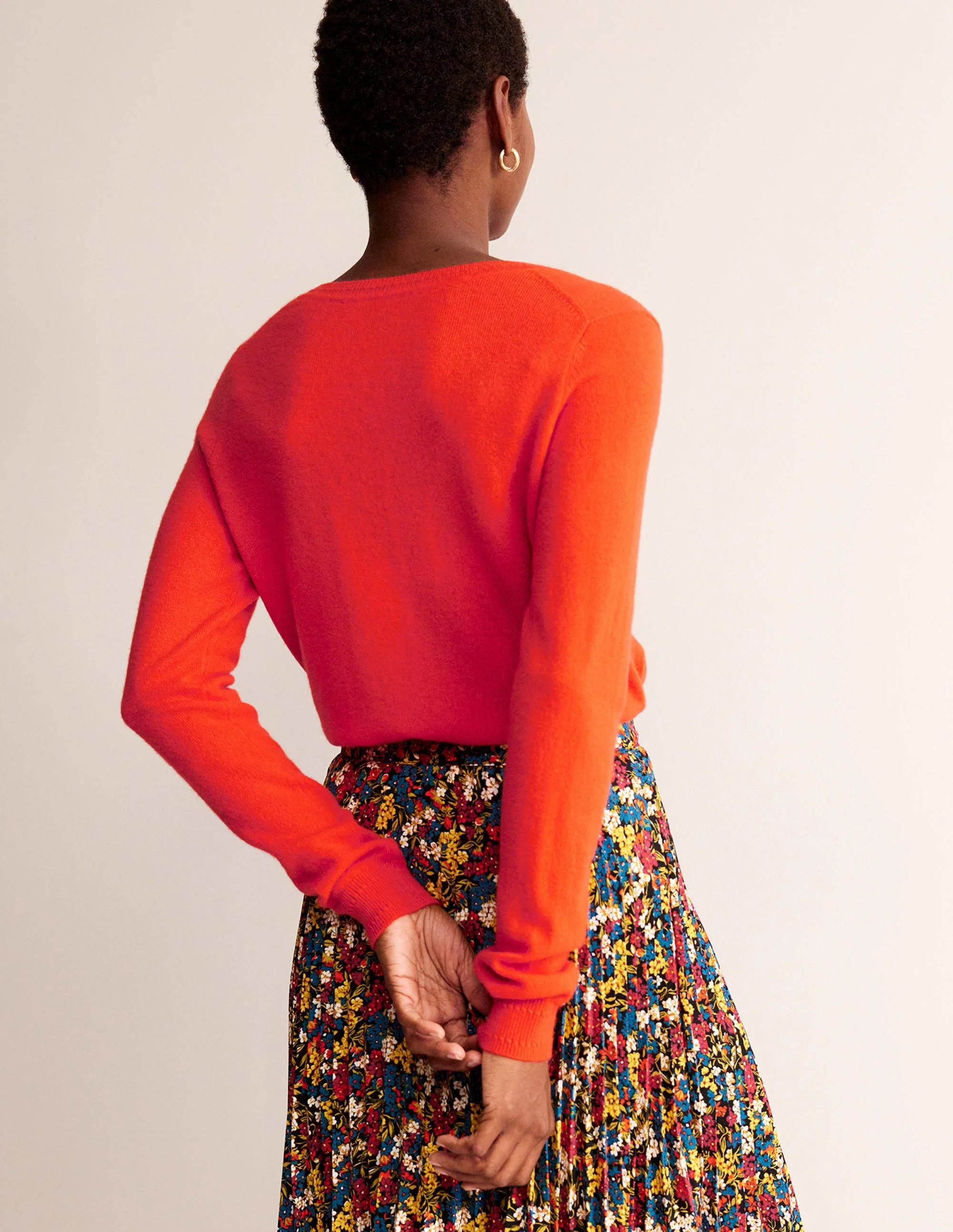 Eva Cashmere V-neck Jumper-Fiesta Orange - Image 3