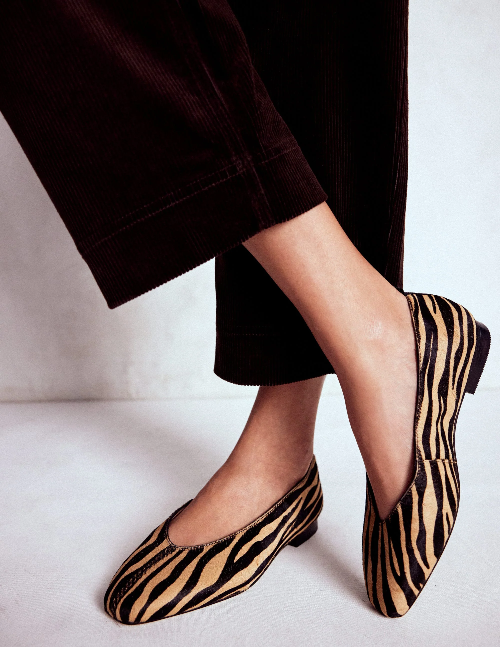 High Cut Stitch Detail Flats-Black/White - Image 2