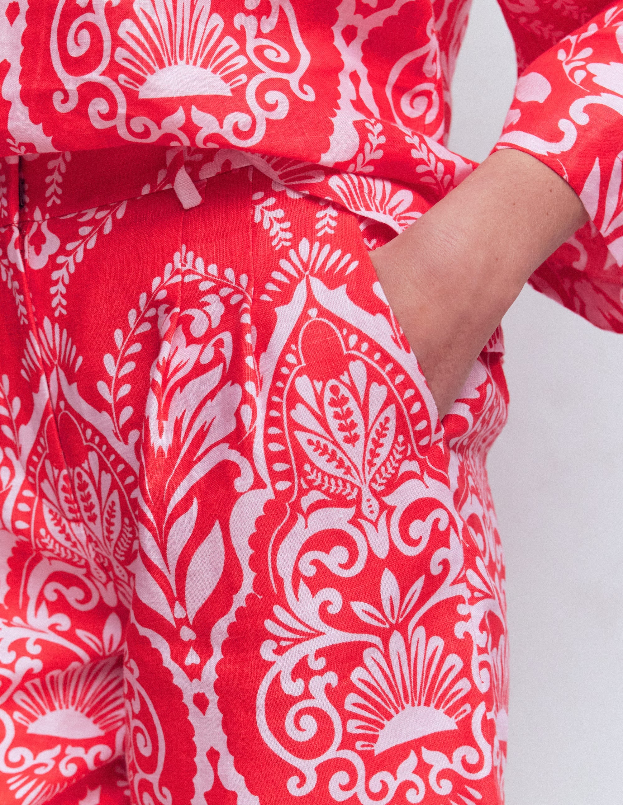 Kensington Linen Shorts-Poppy Red, Ornamental Garden - Image 2