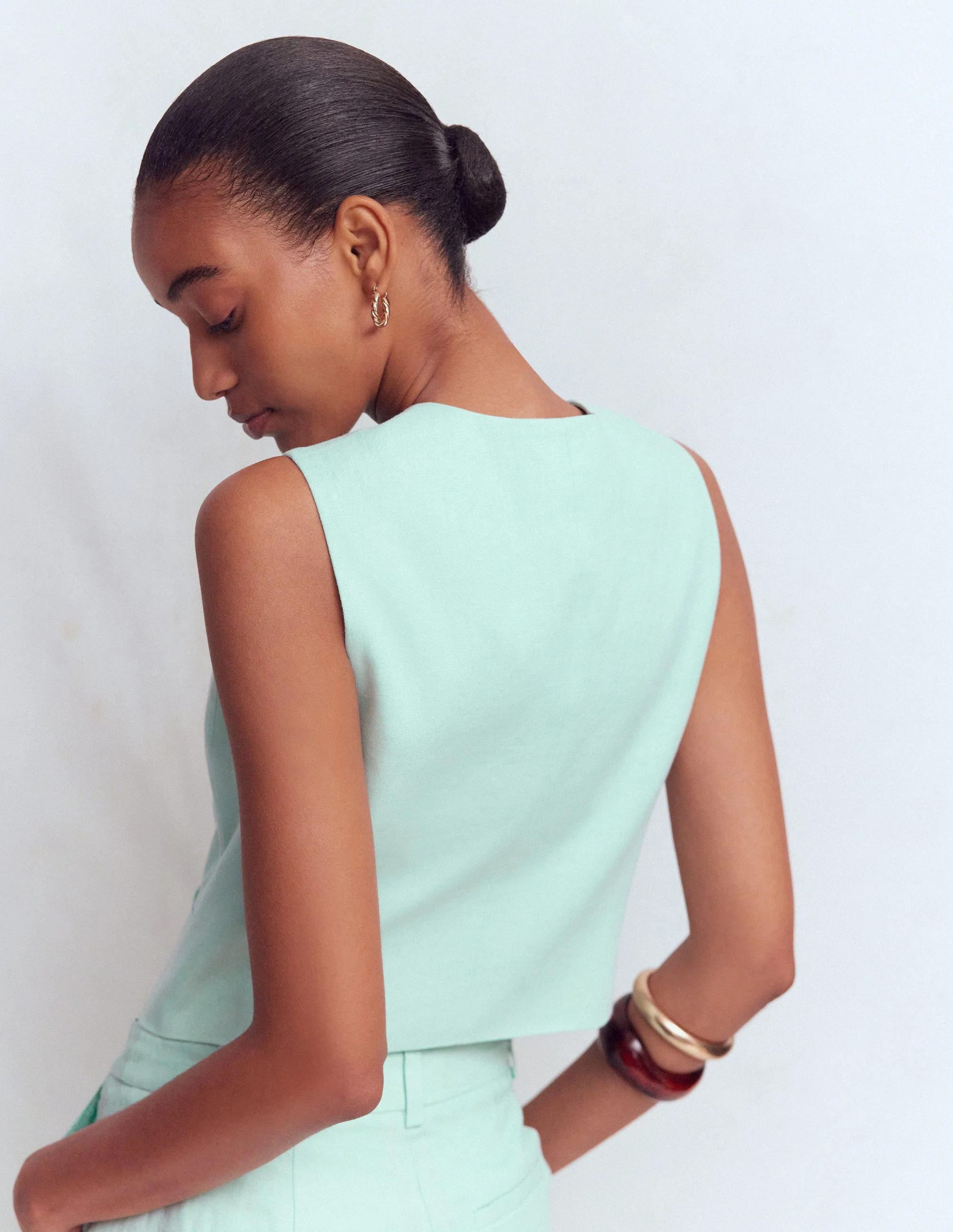 Linen V-Neck Waistcoat-Spearmint - Image 3