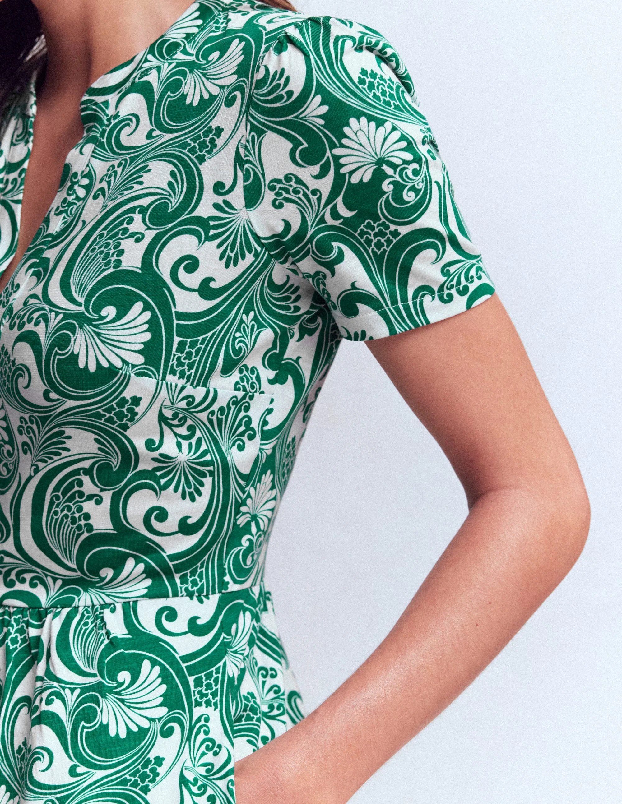 Naomi Short Sleeve Dress-Jewel Green, Foliage Whirl - Image 2