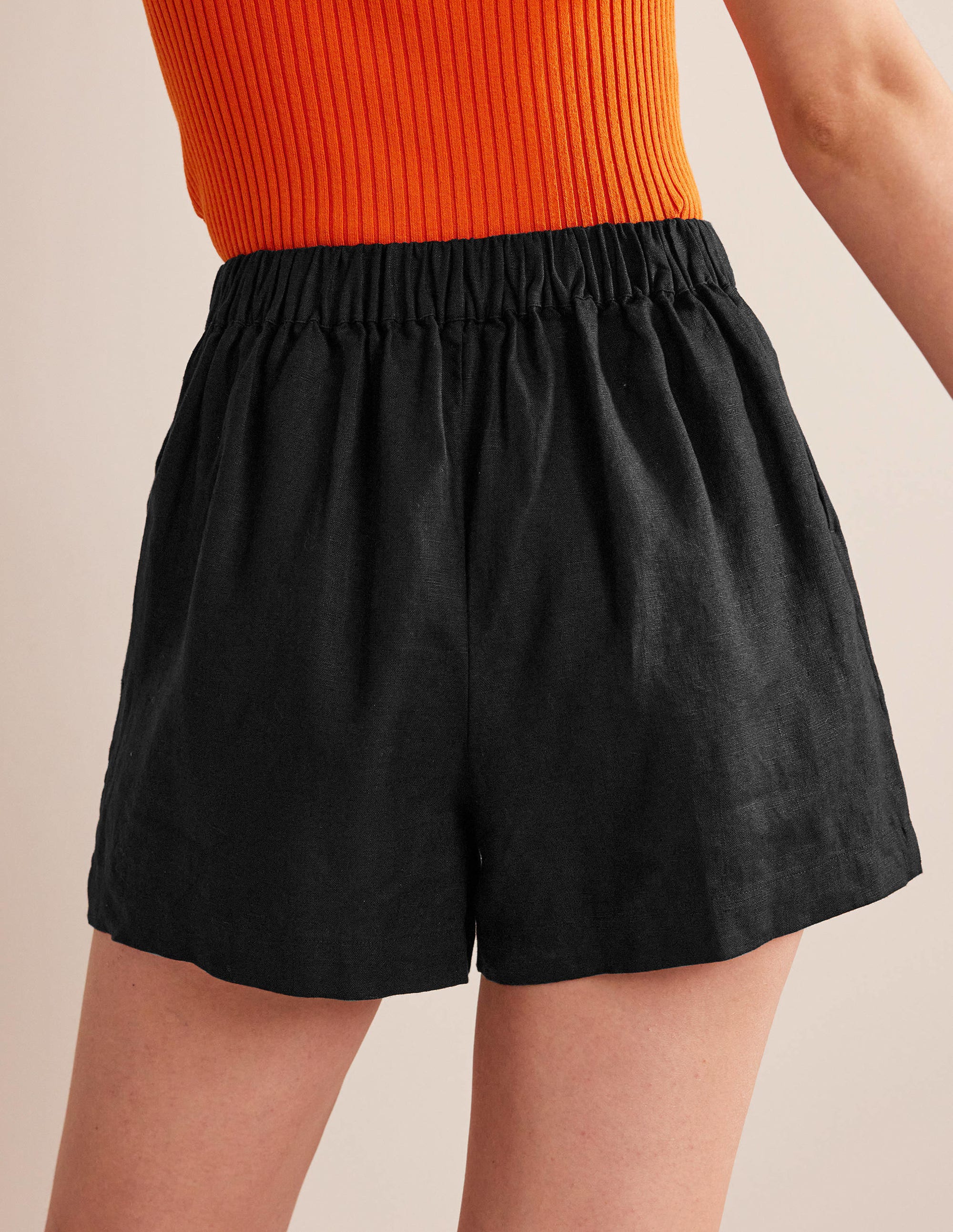 Pull-on Linen Shorts-Black - Image 3