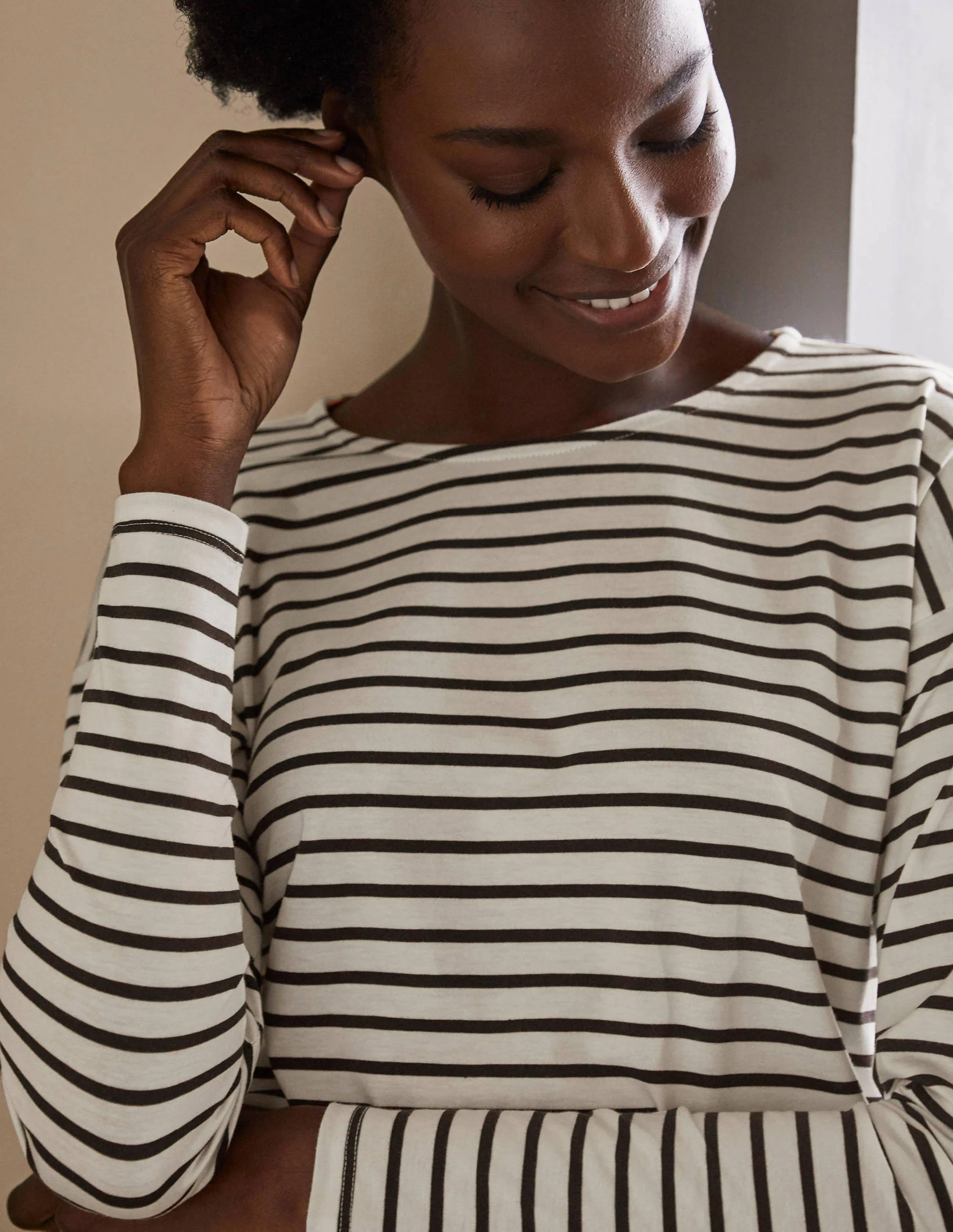Supersoft Dropped Shoulder Top-Ivory/ Navy