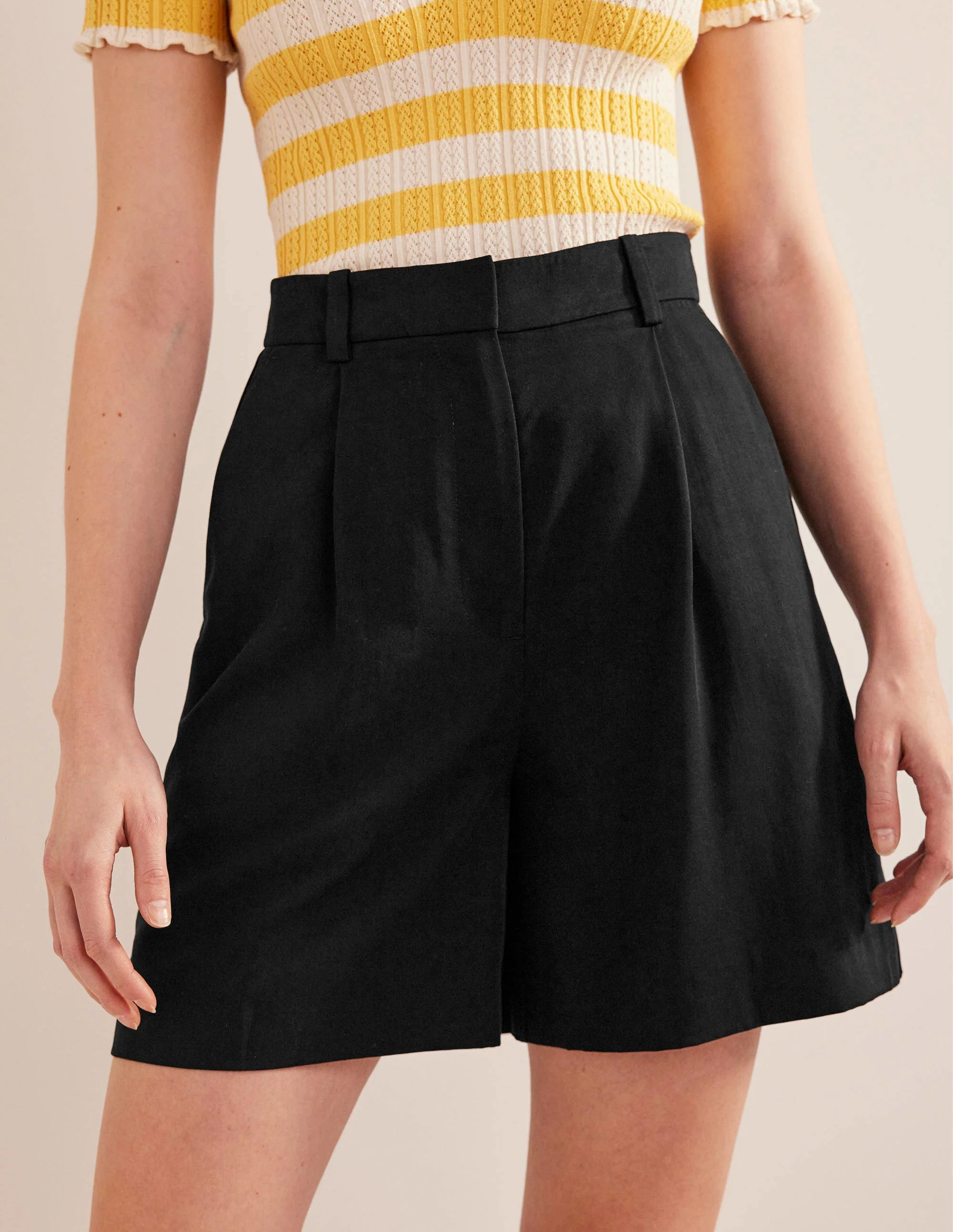 Tencel Relaxed Shorts-Black - Image 4